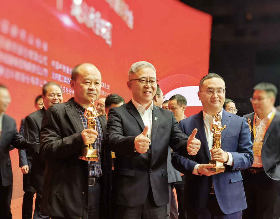 摘“星”載譽(yù)，再“鑄”“魯班”！中國(guó)建筑界的“奧斯卡” 捧杯！